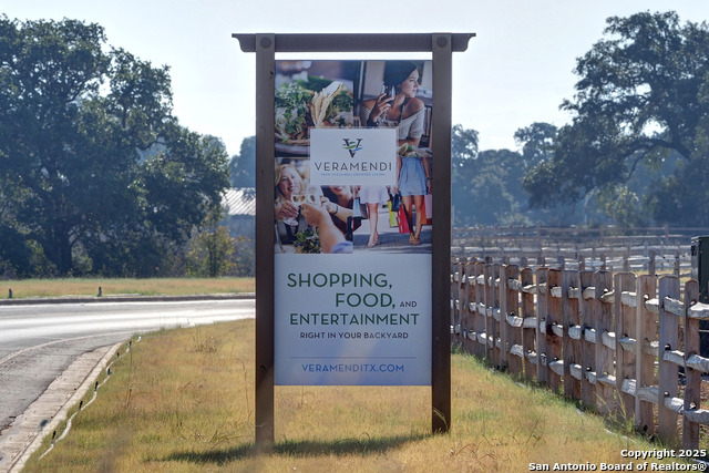 1913 Luna Street Property Photo 29