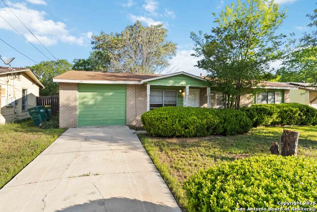 425 W Aviation Property Photo