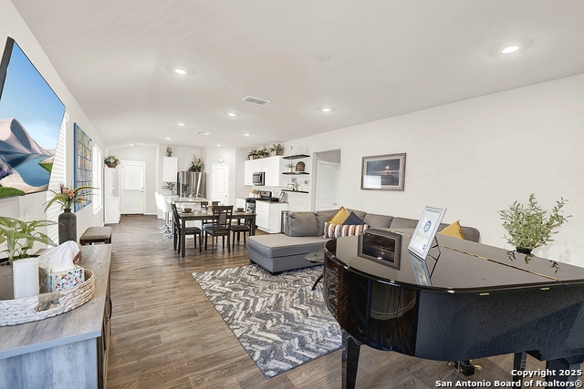 256 Middle Green Loop Property Photo 7