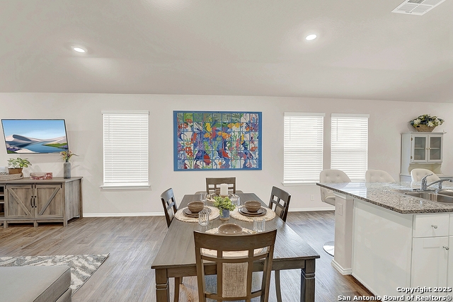 256 Middle Green Loop Property Photo 10