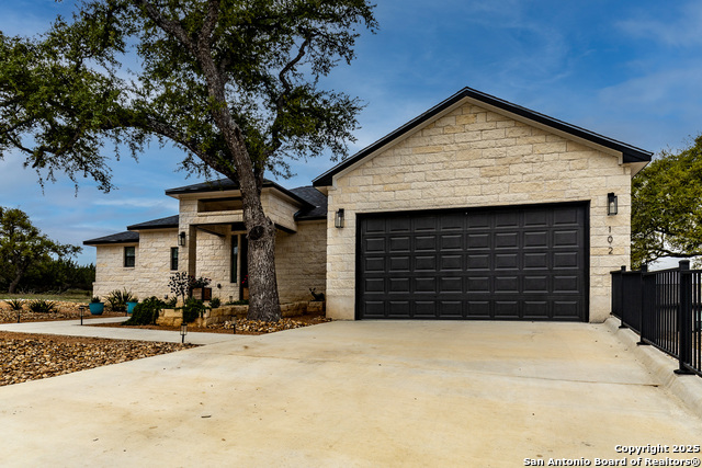 102 Eli Seal Property Photo 1