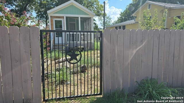 206 E Lubbock Property Photo