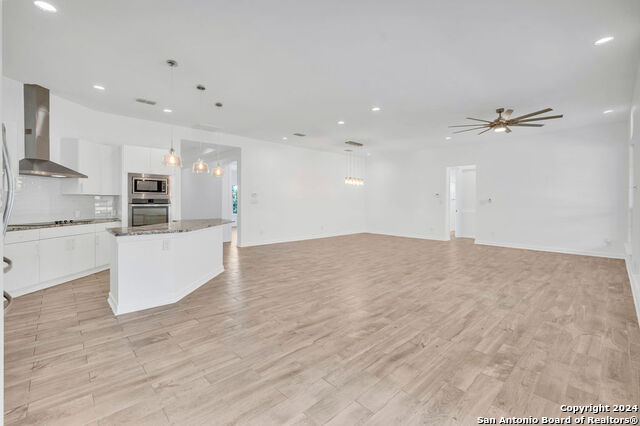 1303 Summerfield Property Photo 9
