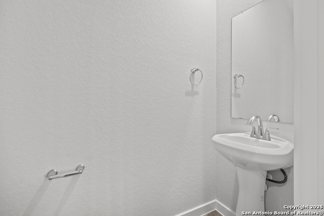 9010 Wildwood Pass Property Photo 9