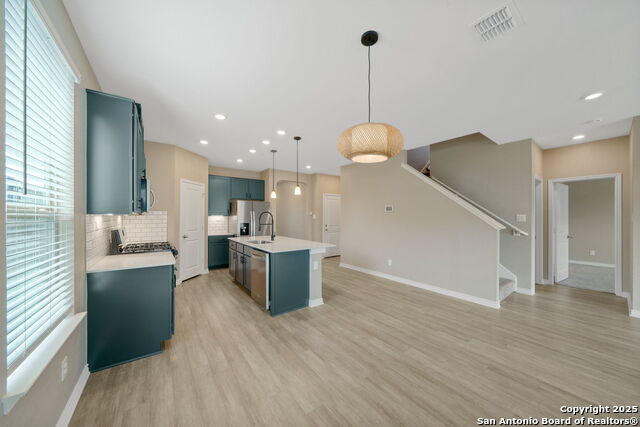7206 Solar Eclipse Property Photo 15