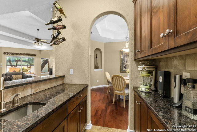 9019 Stoneland Property Photo 8