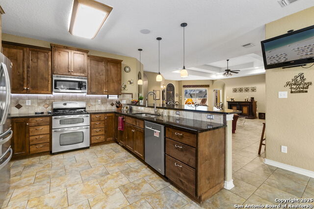 9019 Stoneland Property Photo 9