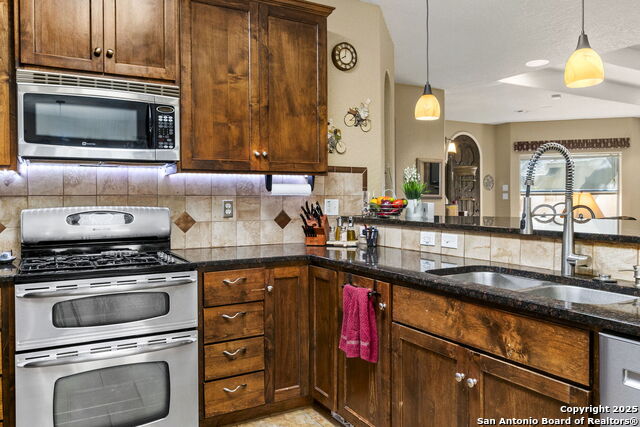 9019 Stoneland Property Photo 12