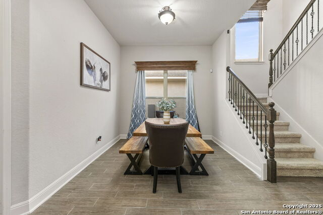 28968 Windlesham Way Property Photo 5