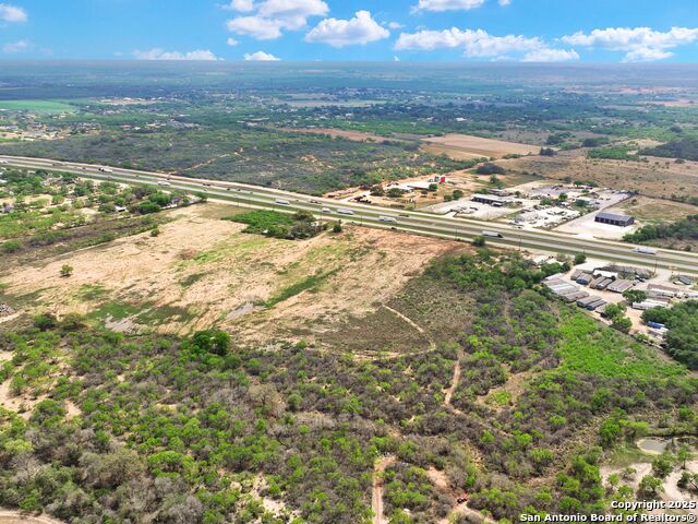 17171 Interstate 35 Property Photo 2