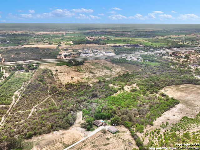 17171 Interstate 35 Property Photo 4