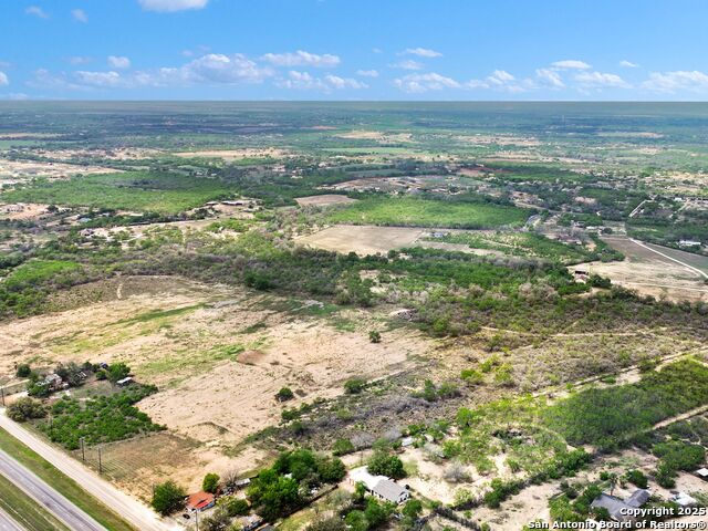 17171 Interstate 35 Property Photo 7