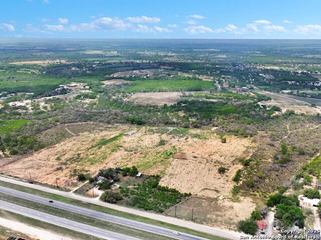 17171 Interstate 35 Property Photo 8