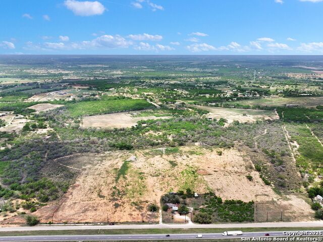 17171 Interstate 35 Property Photo 10