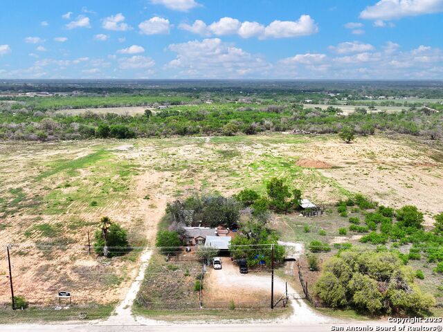 17171 Interstate 35 Property Photo 12