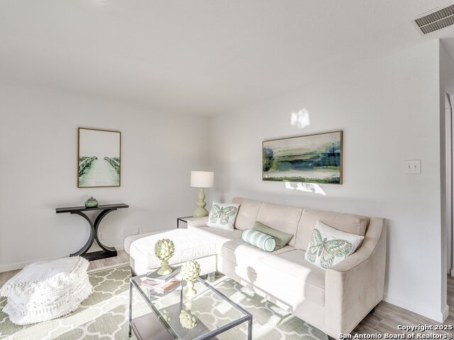 7827 Oakdale Park Property Photo 6