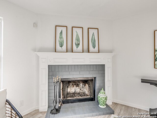 7827 Oakdale Park Property Photo 7