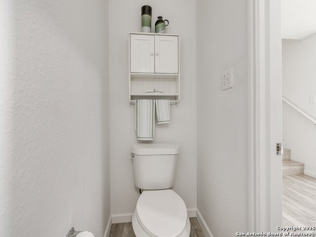 7827 Oakdale Park Property Photo 8