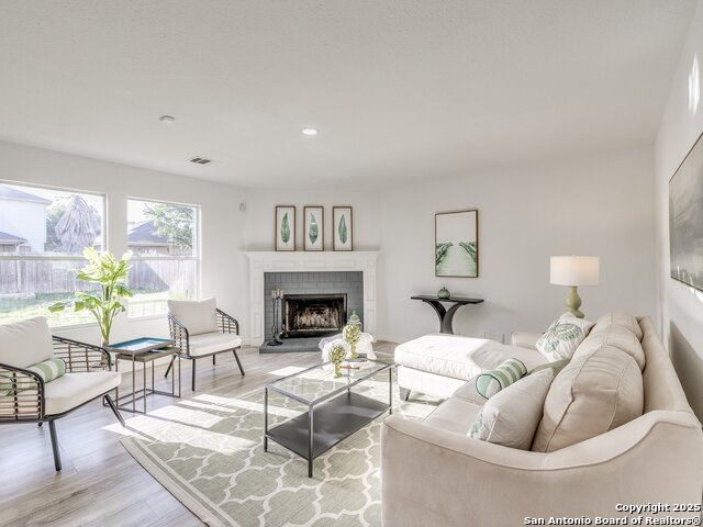 7827 Oakdale Park Property Photo 10