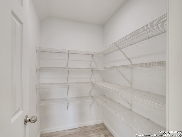 7827 Oakdale Park Property Photo 15