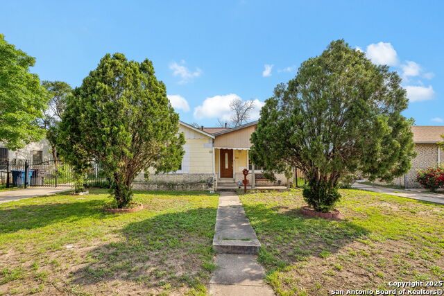 222 Ellana Claire Property Photo