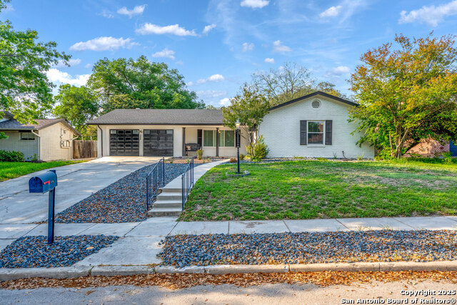2727 Belvoir Property Photo
