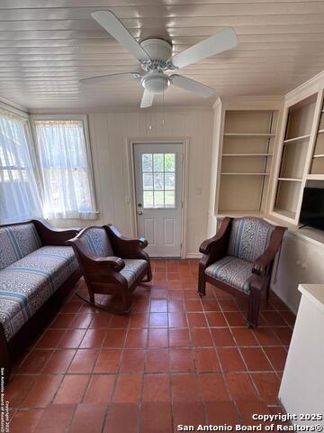 128 E Elmview Property Photo 4