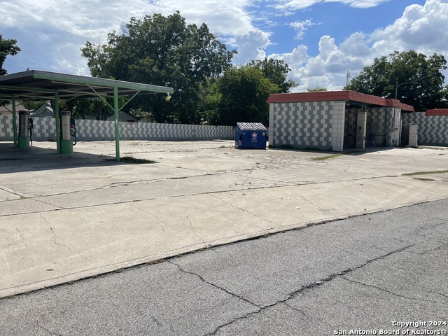 1220 Steves Ave Property Photo 11