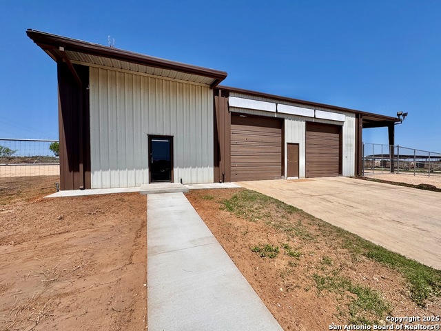 1501 Lillian Property Photo 4