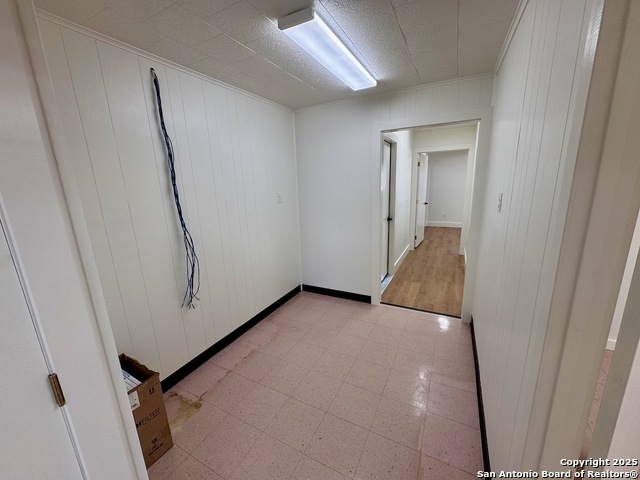 1501 Lillian Property Photo 8