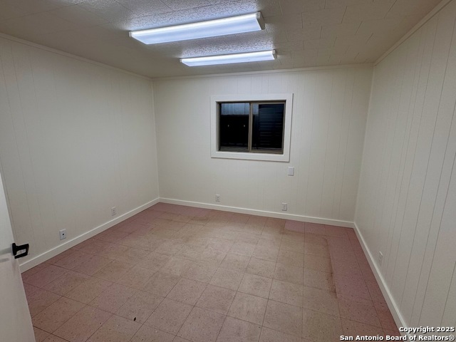 1501 Lillian Property Photo 9