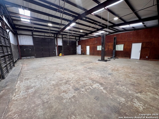 1501 Lillian Property Photo 18