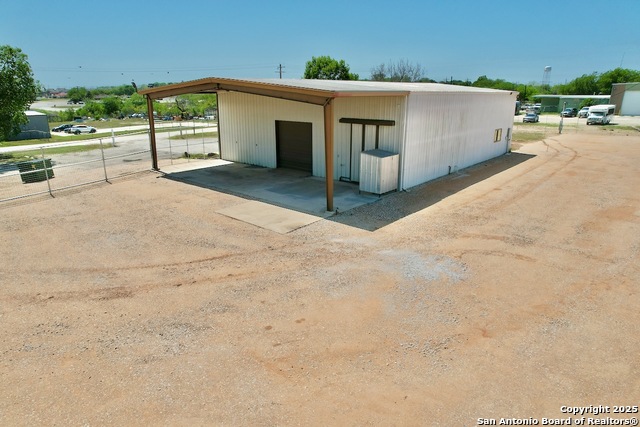 1501 Lillian Property Photo 23