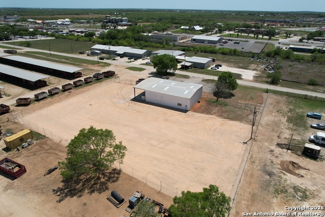 1501 Lillian Property Photo 24