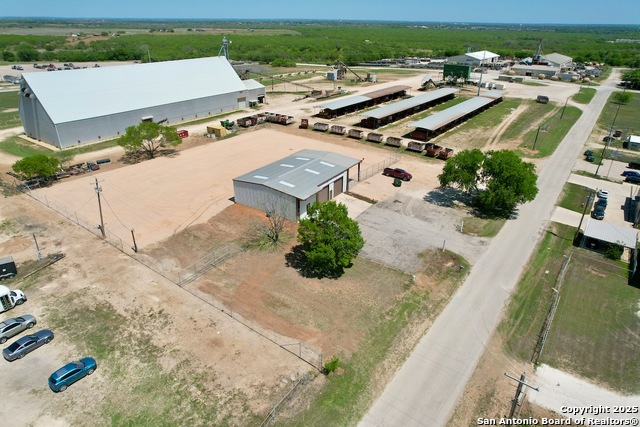 1501 Lillian Property Photo 26