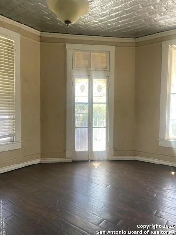 1720 S Presa St Property Photo 4