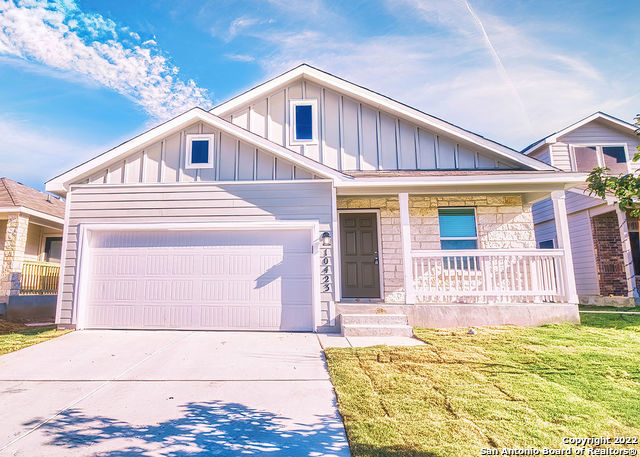 10423 Beachball Bend Property Photo 1