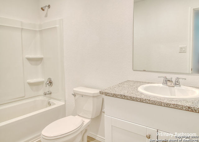 10423 Beachball Bend Property Photo 6