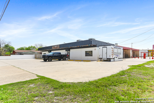 734 Cantrell Dr Property Photo 4
