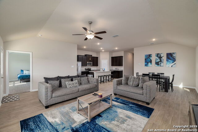 7043 Diamond Vly Property Photo