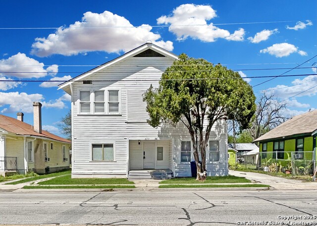 827 Steves Ave Property Photo 1