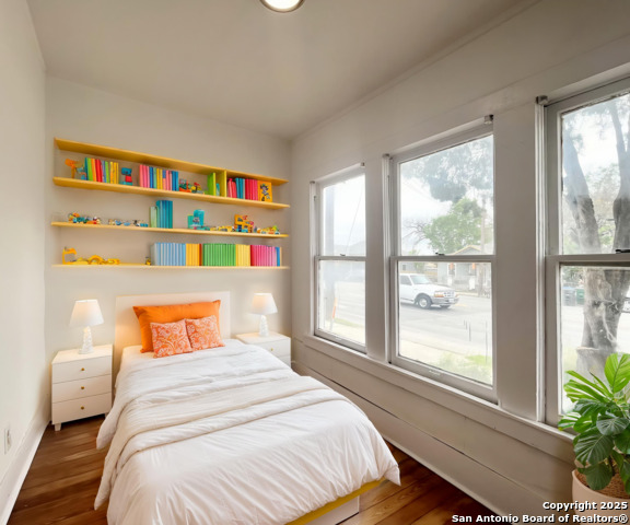 827 Steves Ave Property Photo 4