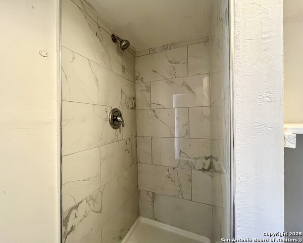 827 Steves Ave Property Photo 12