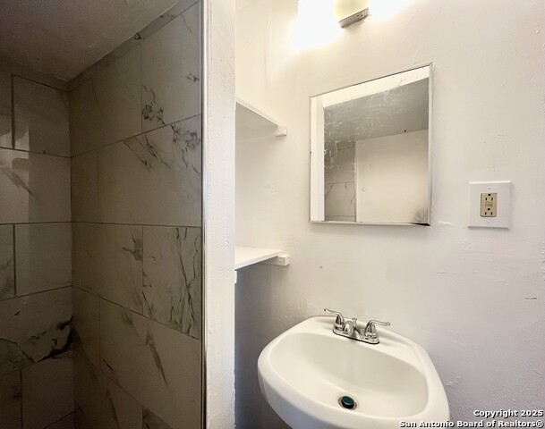 827 Steves Ave Property Photo 13