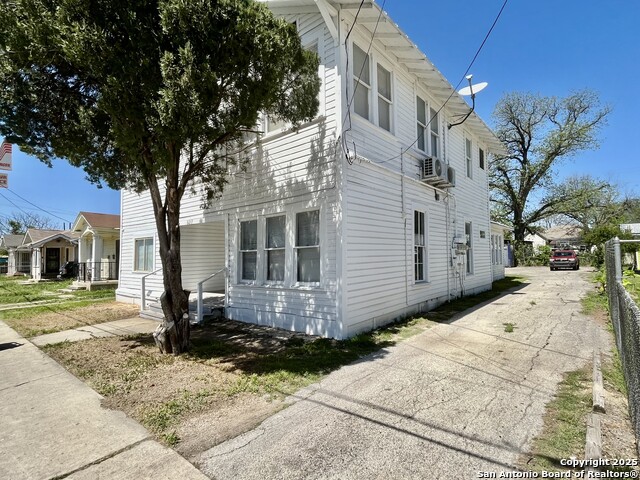 827 Steves Ave Property Photo 32