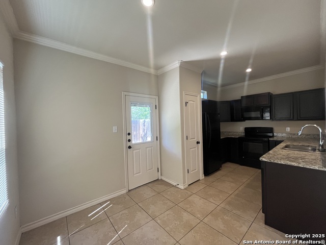 6623 Mia Way Property Photo 7