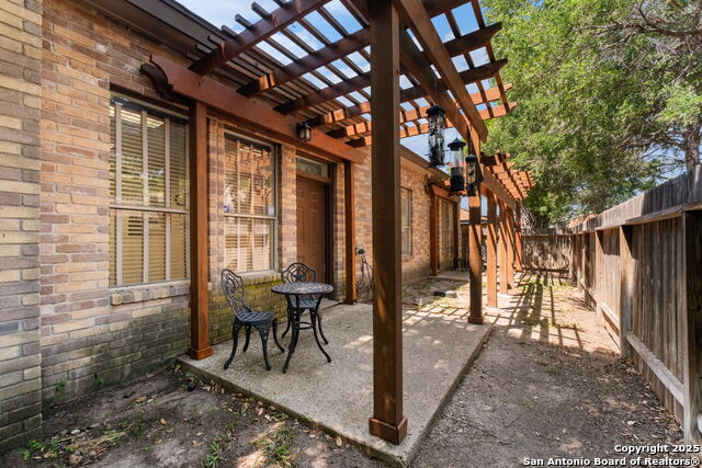8627 Cinnamon Crk Property Photo 15