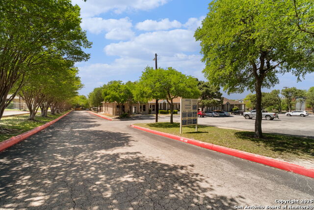 8627 Cinnamon Crk Property Photo 23