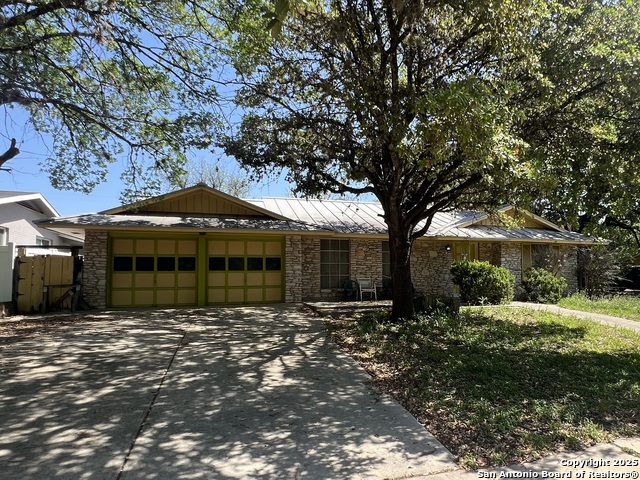 2911 Gainesborough Property Photo