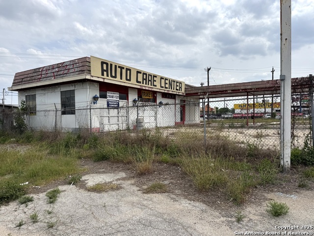 2122-2130 Austin Highway Property Photo 10